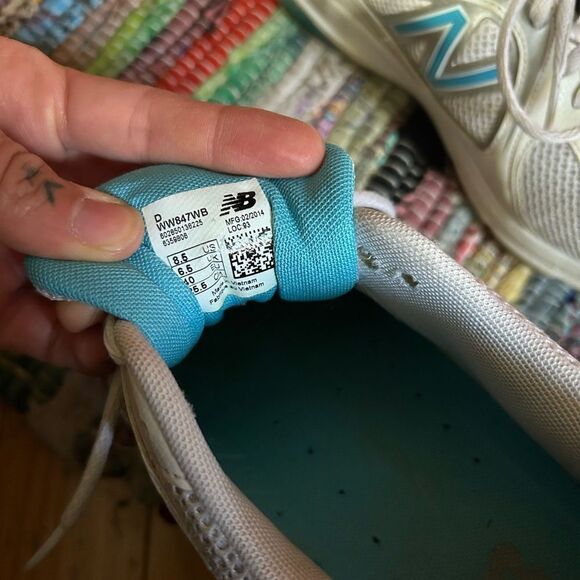 New Balance Women’s White and Blue Sneakers Size 8.5 - Picture 12 of 15